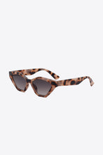 Load image into Gallery viewer, Cat Eye Polycarbonate Sunglasses
