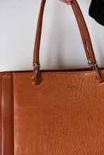 Load image into Gallery viewer, David Jones Texture PU Leather Handbag
