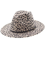 Load image into Gallery viewer, Classic Panama Leo Hat
